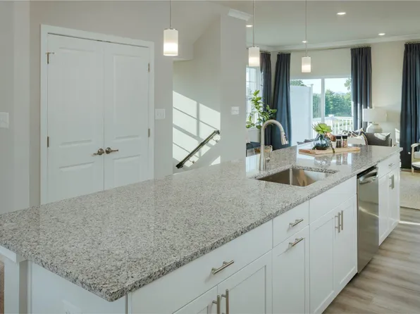 11067 Corvin Pl, White Plains, MD 20695