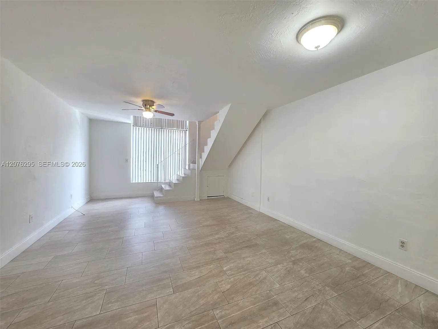Castle Apts Condo — Photo 2