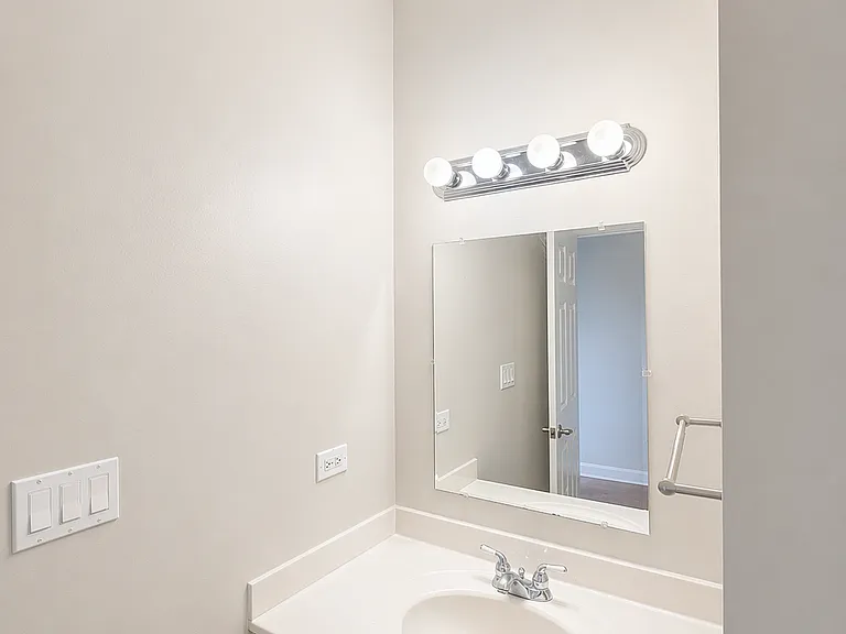 6815 N Lakewood Ave #2N — Photo 10