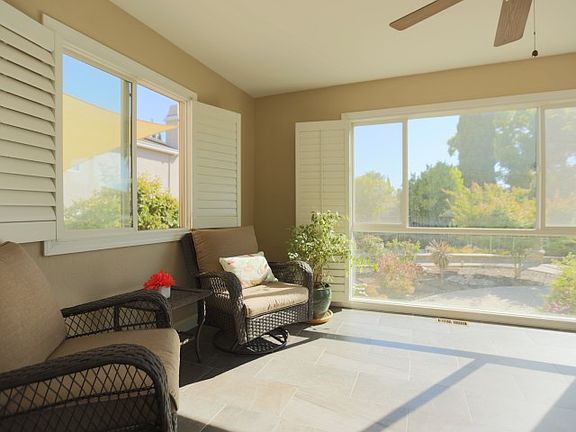 4th image of 671 High Glen Dr