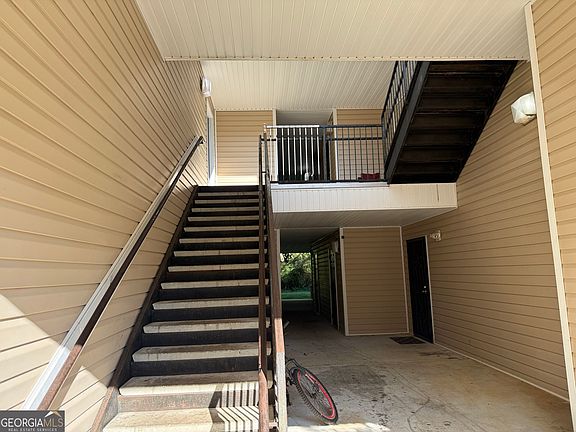 2nd image of 1303 Waldrop Pl