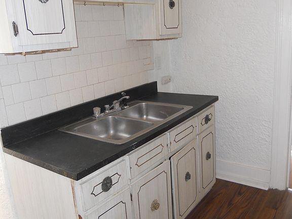 4th image of 137 Elmwood Ave APT 7