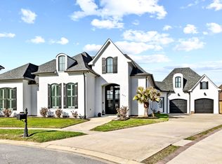 307 McArthur Ct, Youngsville, LA 70592