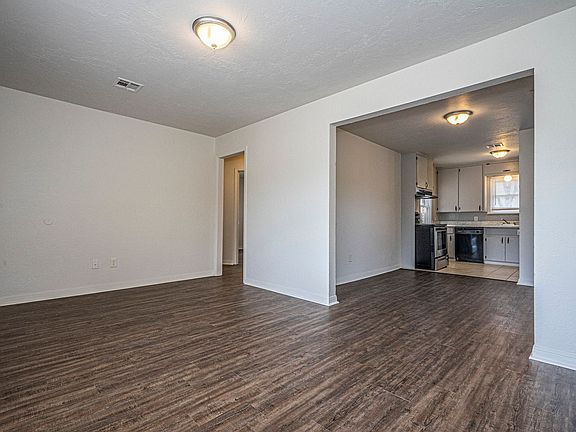 5th image of 4507 N Rockwell Ave