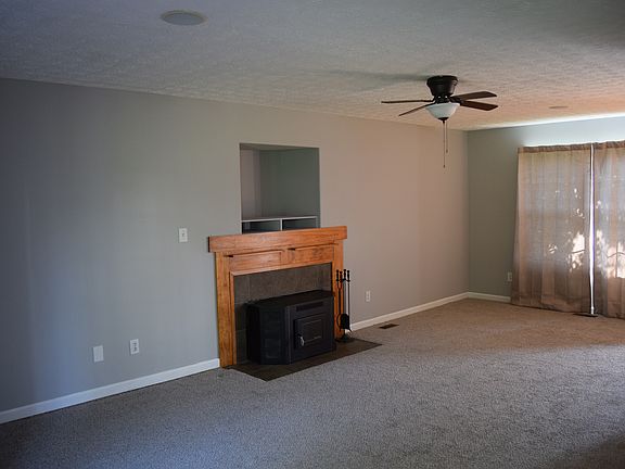 3rd image of 4609 Aylesbury Dr