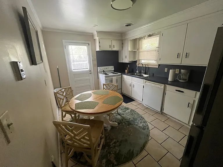 408 Howle Ave #A — Photo 5
