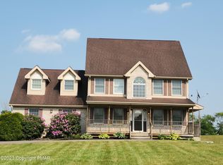 1280 Bunny Ln, Brodheadsville, PA 18322