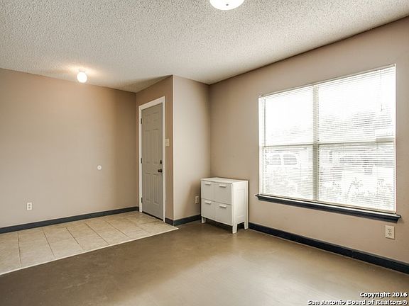 4th image of 10035 Passion Elm Pl