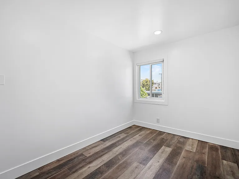 1101 N Flower St #1 — Photo 12