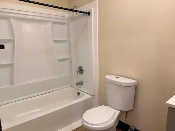 47 Alden St APT 201, Hartford, CT 06114
