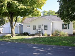 100 E Elm St, Le Roy, IL 61752