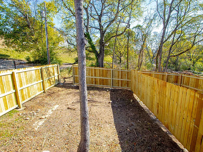 215 S Park St — Photo 22