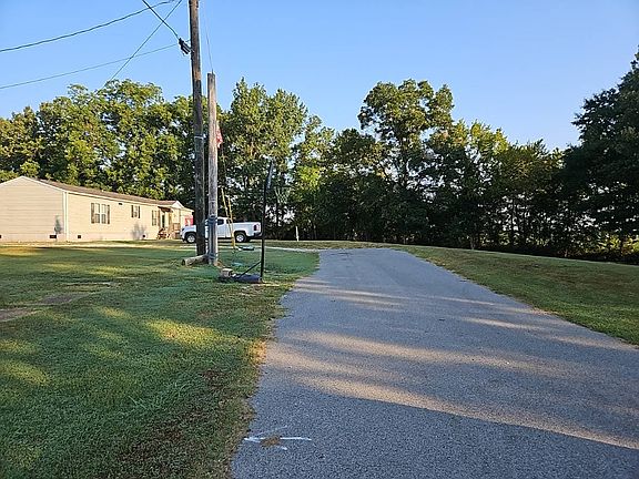4th image of 198 N Maple St