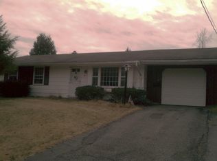 30 Burnside Dr, Swansea, MA 02777