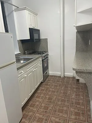 Rented by NextStopNY | media 21