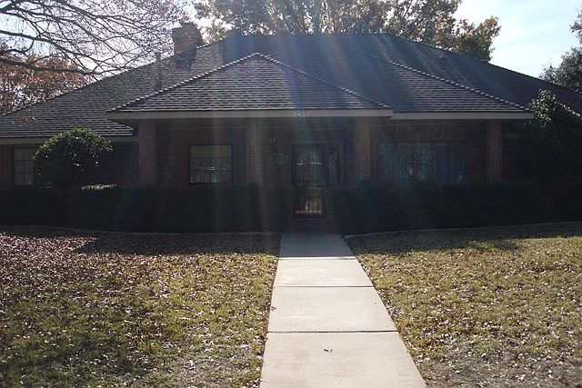 1st image of 3433 Grandview Dr