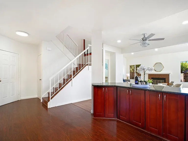 1796 Lucretia Ave — Photo 11