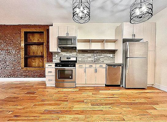 2nd image of 1271 Rogers Ave APT 2