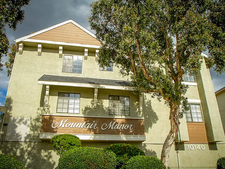 Mountair Manor — Photo 14