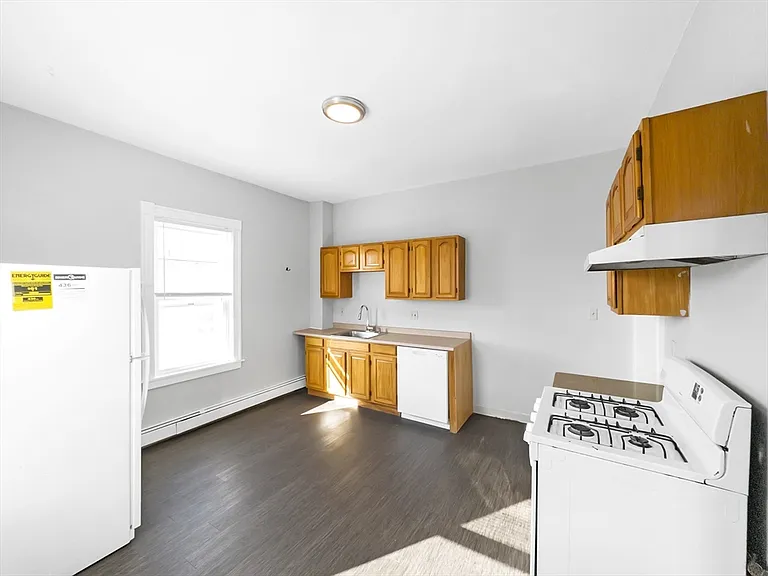 306 Centre St #3 — Photo 18