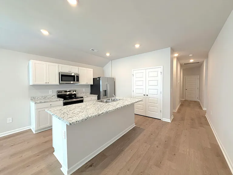 128 Challenger Way — Photo 6