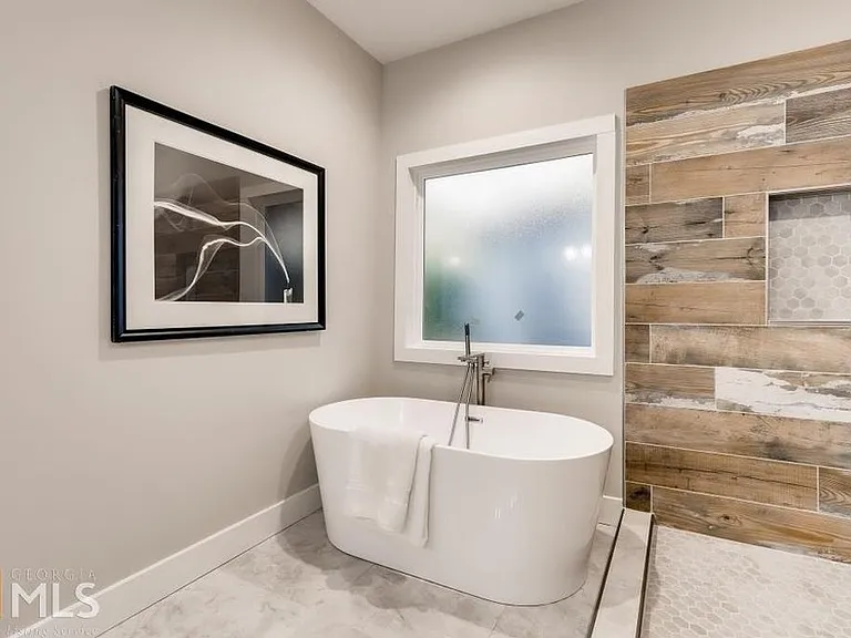 1253 Princess Ave SW — Photo 22