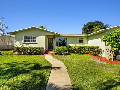 7405 W Lake Drive, Lake Clarke Shores, FL, 33406