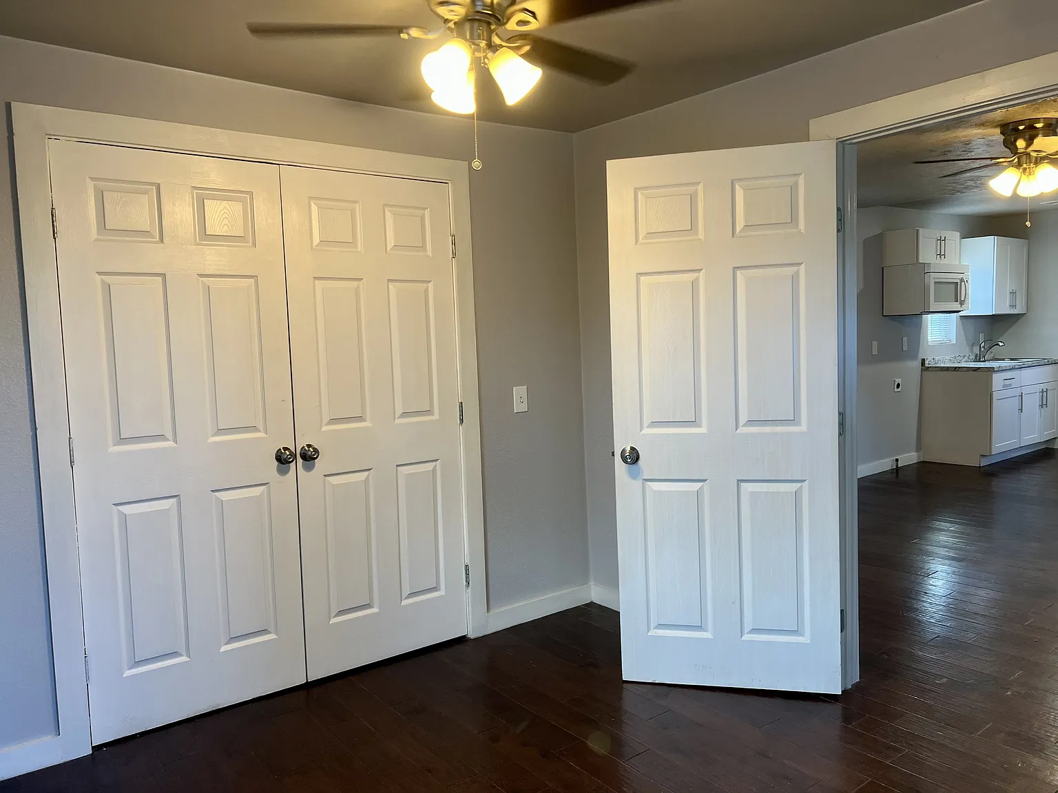 2 bed, 1.0 bath, $950 — Photo 3