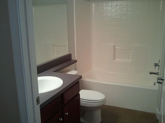 2nd image of 815 Porter St #U201