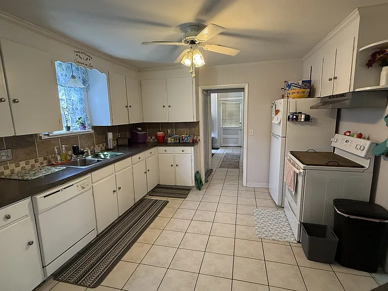 704 W Water St — Photo 10