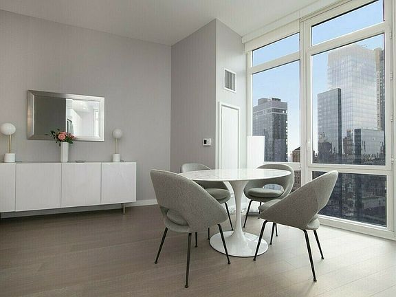 2nd image of 42 W 33rd St APT 33B