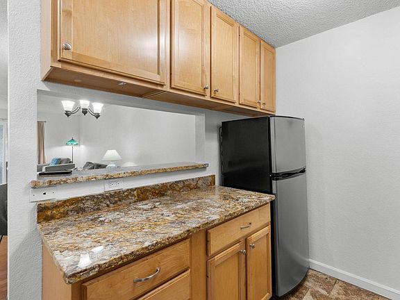 5th image of 3250 Oneal Cir #H17