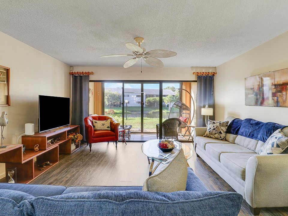 1st image of 3061 SE Aster Lane #302