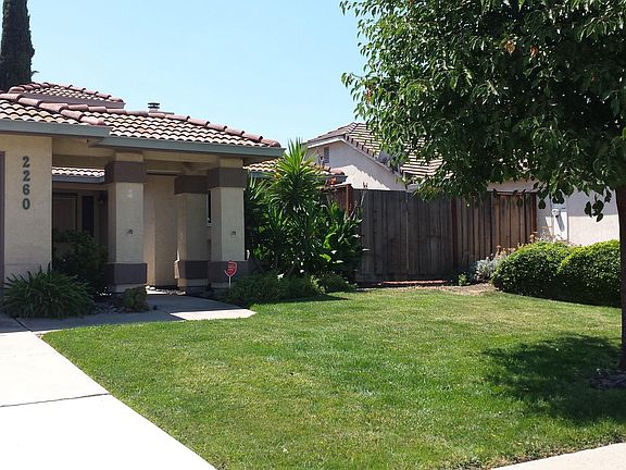 3rd image of 2260 Hillcrest Dr