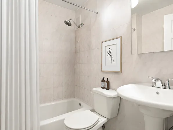 42 South Portland Avenue image 24 of 28