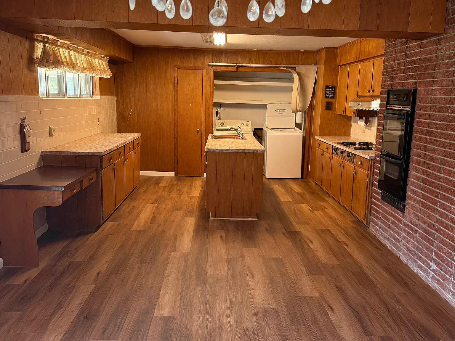 4 bed, 2100 sqft, $1,600 — Photo 3