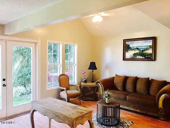 2nd image of 2385 Trafalgar Dr
