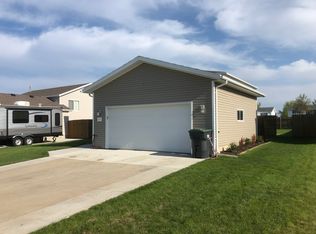 3709 Lewis Rd NW, Mandan, ND 58554