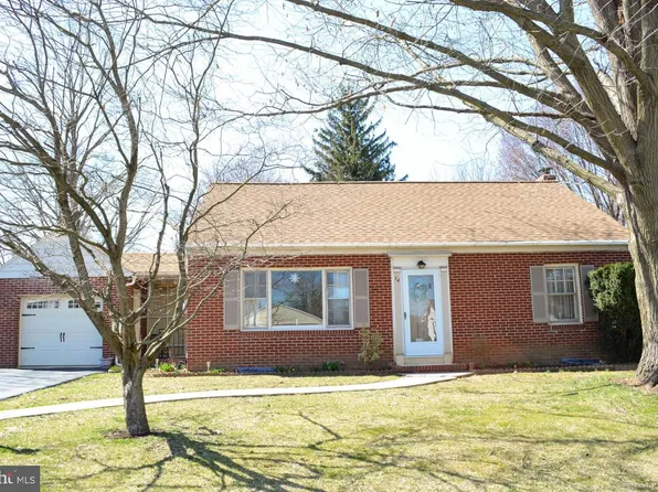 14 Linden St, Leola, PA 17540