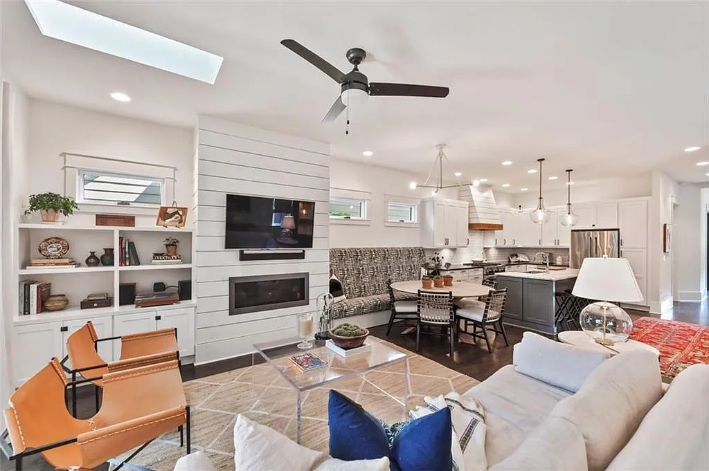 3 bed, 3.0 bath, 1940 sqft, $6,500 — Photo 1