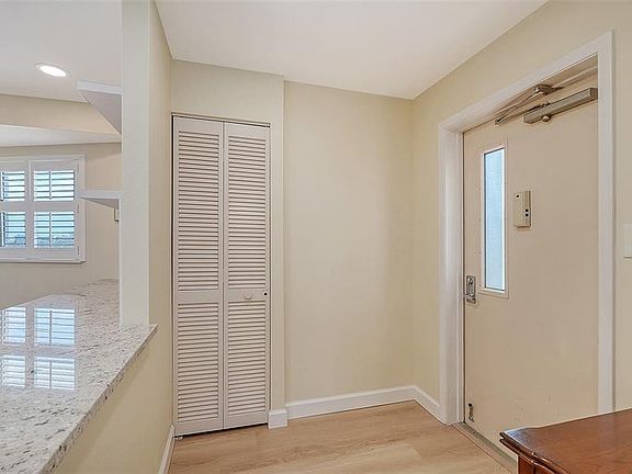 4th image of 5790 Midnight Pass Rd #506