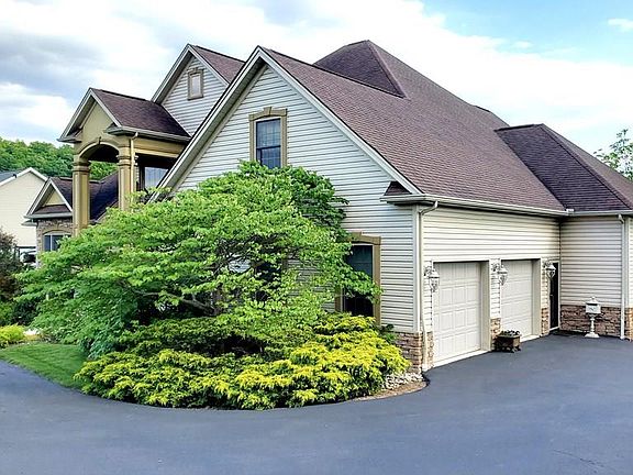 3rd image of 102 Woodview Dr