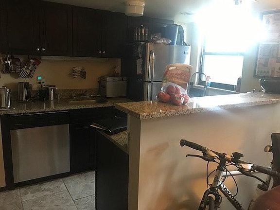 2nd image of 4164 Lindell Blvd