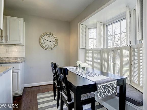4th image of 4825 Chevy Chase Dr #183
