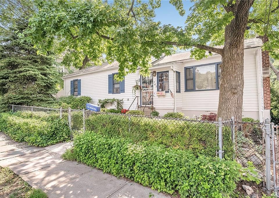 1st image of 145 Crescent Pl