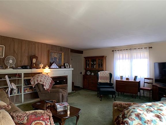 4th image of 8847 Seneca Ave