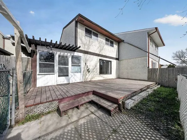520 W 43rd St SE, Calgary, AB T2A 3E1