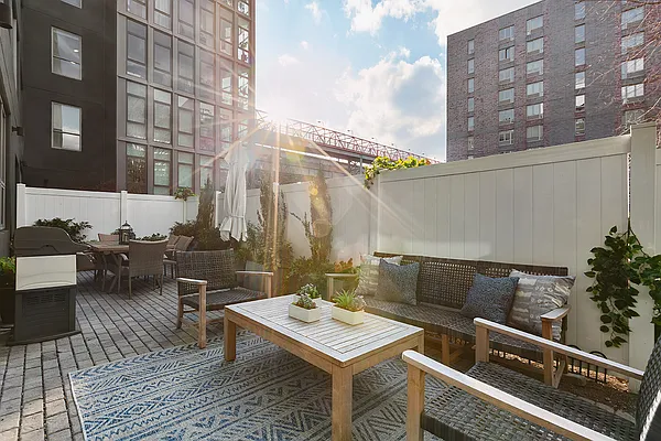 Rented by Compass | media 43