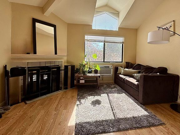 3rd image of 178 Sunwood Meadows Pl