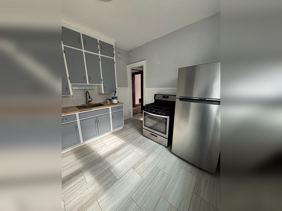 1st image of 126 Oxford Ave #1